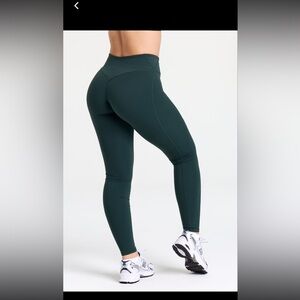 YoungLA Women’s Leggings Legacy Emerald Green Size Medium EUC SOLD OUT